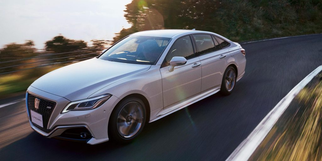 新型クラウンとフーガの比較 乗り心地 内装 燃費どっちがいい